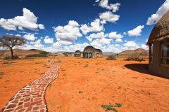 We Kebi Safari Lodge